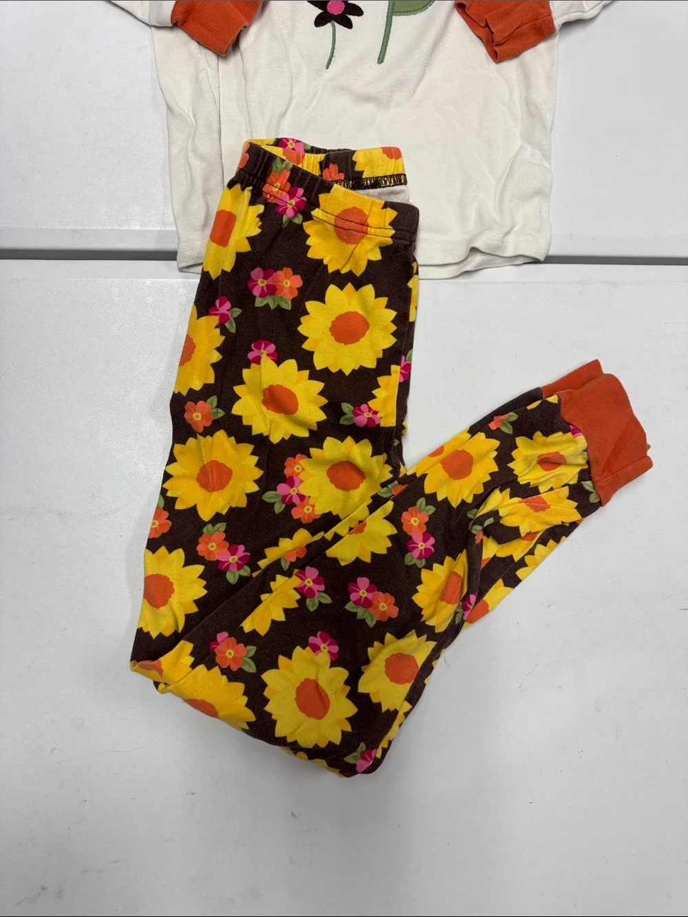 Gymboree Cream Top & Floral Sunflower Leggings Set in Orange, Yellow, Brown